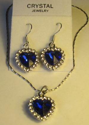 Комплект цепочка и серьги в форме сердца с синим фианитом