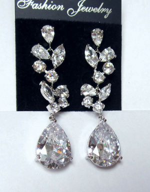 Серьги c фианитами родированные E-161 цена