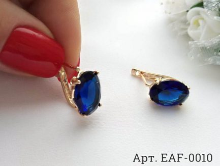 Фианитовые серьги EAF-0010 на белом фоне
