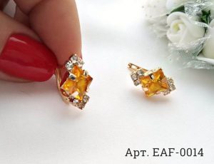 Cерьги EAF-0014 на белом фоне