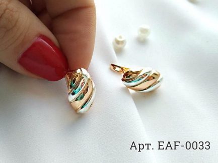 Позолоченные серьги EAF-0033 на белом фоне