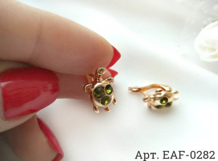 Cерьги EAF-0282 на белом фоне