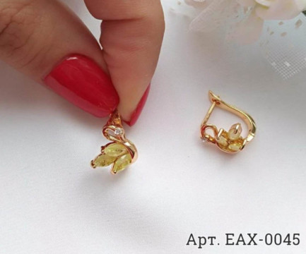 Фианитовые серьги EAX-0045 на белом фоне