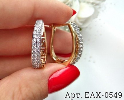 Серьги с фианитовыми вставками EAX-0549 вид сбоку