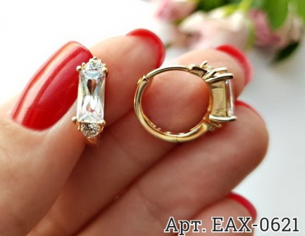 Серьги позолоченные с белыми фианитами EAX-0621 вид сбоку