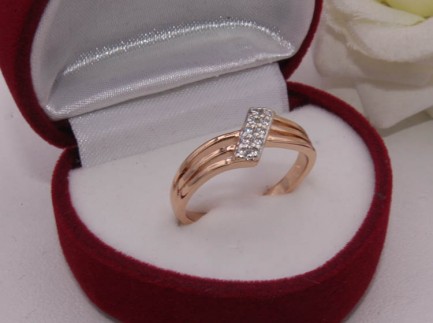Фианитовое кольцо RIF-0164 медицинское золото