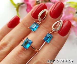 Комплект кольцо и серьги c голубыми фианитами