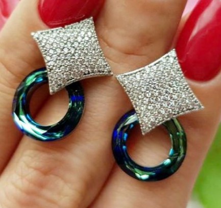 Cерьги-гвоздики родированные с фианитами и кристаллами Swarovski EAX-0893 цена
