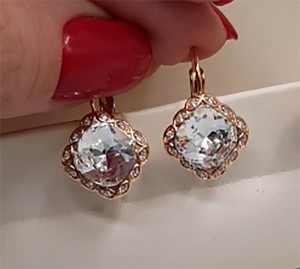 Cерьги позолоченные с кристаллами Сваровски EAX-0977 цена