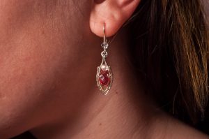 Серьга из проволоки