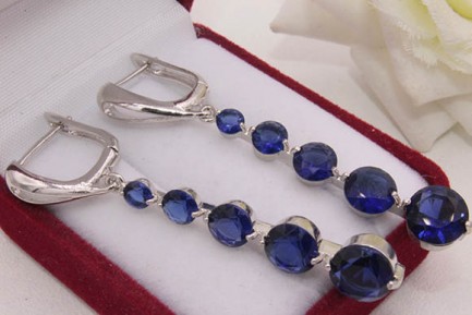 Серьги длинные с синими фианитами E-763 цена
