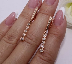 Серьги позолоченные с фианитами E-829 цена