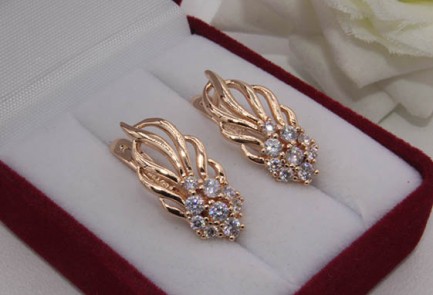 Серьги ажурные с фианитами E-852 цена