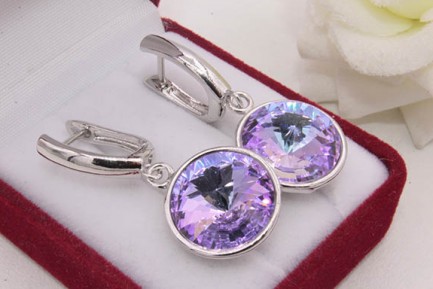 Cерьги родированные с кристаллами Swarovski E-877 цена