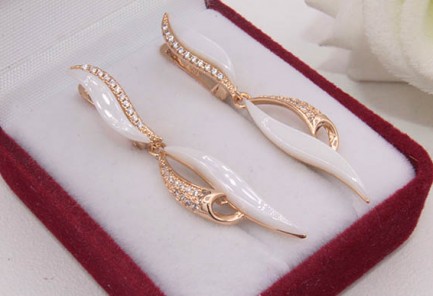 Серьги с керамикой и фианитами E-916 цена