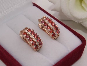 Серьги позолоченные с фианитами E-1001 цена