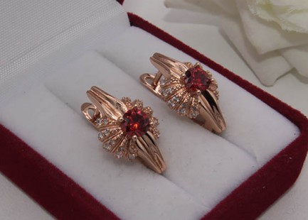 Серьги фианитовые с позолотой E-1027 стоимость