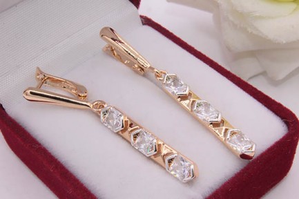 Серьги длинные фианитовые E-1062 цена