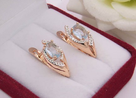 Серьги позолоченные с фианитами E-947 цена