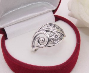 Кольцо ажурное с серебряным покрытием R-0094 недорого