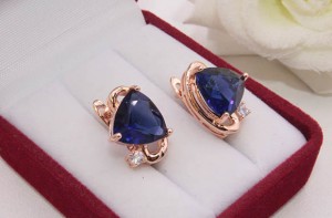 Серьги позолоченные с фианитами E-1165 цена