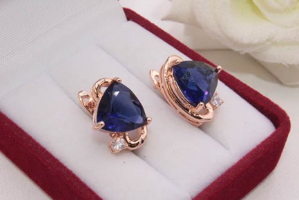 Серьги позолоченные с фианитами E-1165 цена