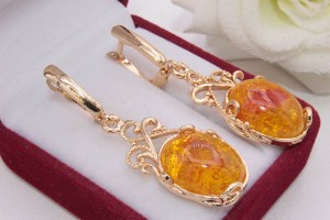 Серьги позолоченные с имитацией янтаря E-1193 цена