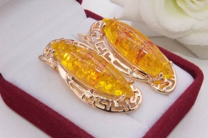 Серьги позолоченные с имитацией янтаря E-1222 цена