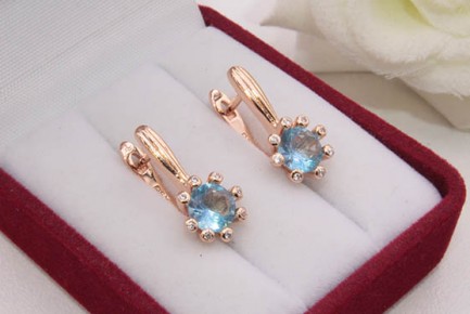 Серьги позолоченные фианитовые E-1240 цена