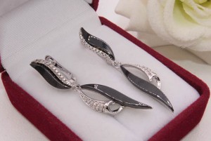 Серьги с керамикой и фианитами E-1261 цена