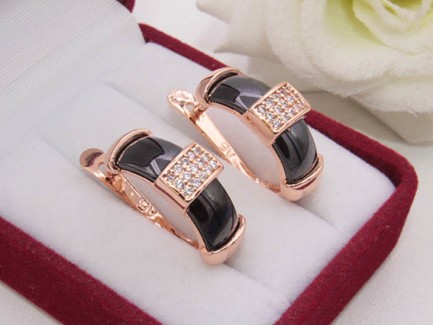 Серьги позолоченные с керамикой и фианитами E-1271 цена