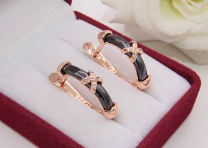 Серьги с черной керамикой и золотым покрытием E-1278 цена