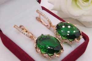 Серьги позолоченные с цветными фианитами E-1292 цена