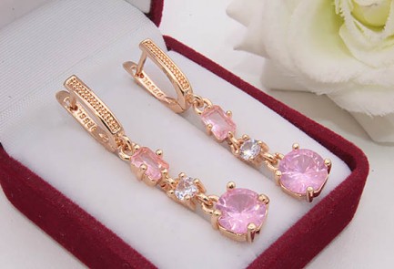 Серьги вечерние с позолотой и фианитами E-1295 цена