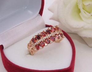 Кольцо фианитовое с позолотой R-0239 бижутерия