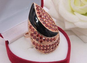 Кольцо с цветными фианитами и эмалью R-0241 бижутерия