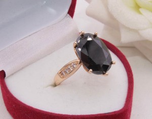 Кольцо фианитовое R-0294 бижутерия