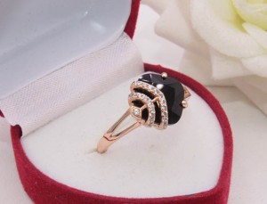 Кольцо позолоченное с фианитами R-0295 недорого