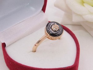 Кольцо позолоченное с вставкой из керамики R-0350 цена