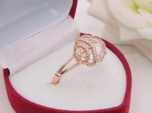 Кольцо с фианитами R-0423 цена