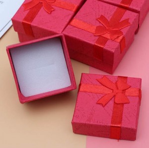 Подарочная коробочка box-red-1