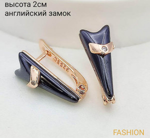 Серьги стильные с черной керамикой и фианитами E-4023-g-black