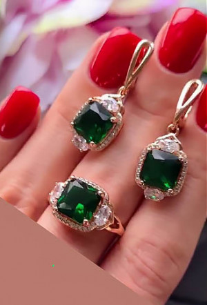 Комплект позолоченной бижутерии с фианитами ER-830-g-green