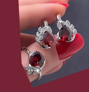 Комплект украшений с цветными фианитами ER-930-s-red