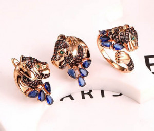 Комплект позолоченных украшений с цветными фианитами  ER-996-gs-dblue