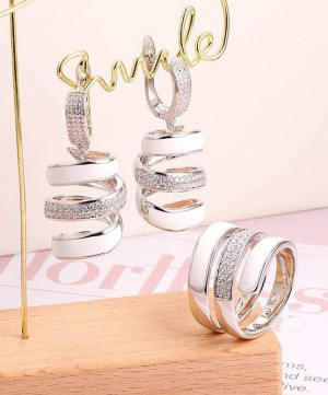 Комплект стильных родированных украшений ER-1027-s-white