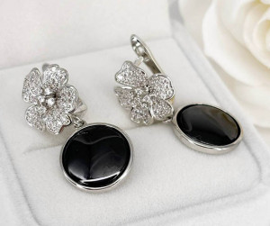 Серьги родированные с керамикой и фианитами E-4888-s-black