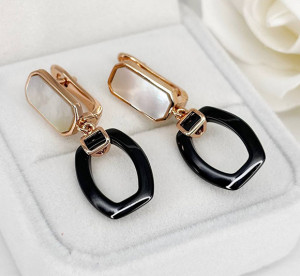 Серьги стильные с черной керамикой и перламутром E-4890-g-black-perl