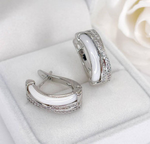 Серьги родированные с керамикой и фианитами E-6534-s-white