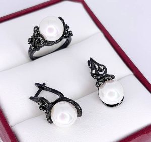 Комплект родированной бижутерии с жемчугом ER-1831-bs-perl